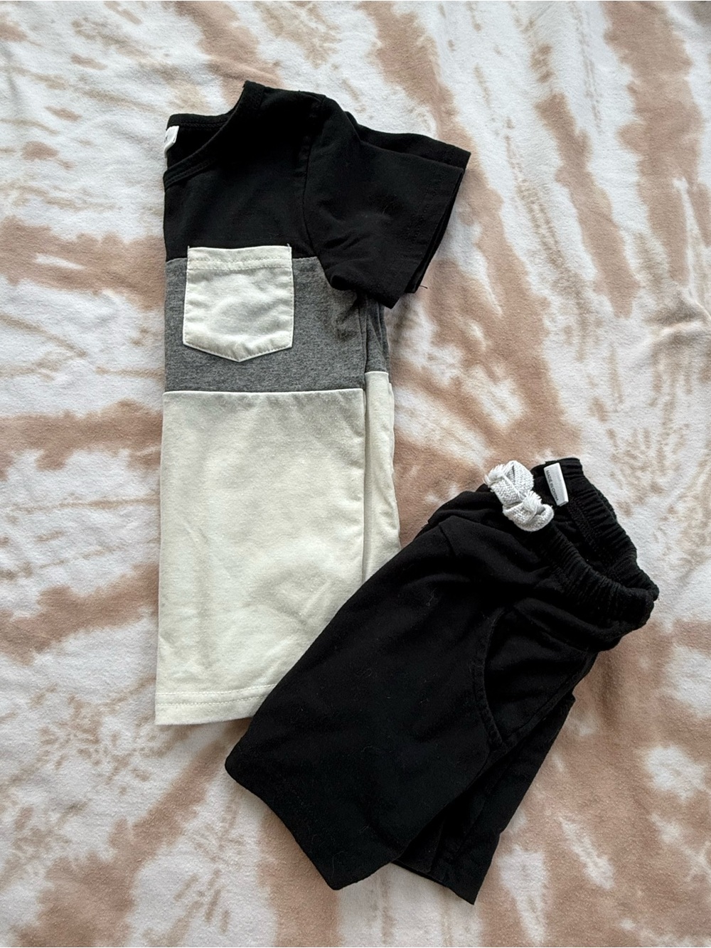3-4T Colorblock Tee and Shorts Set - Black, Gray, White